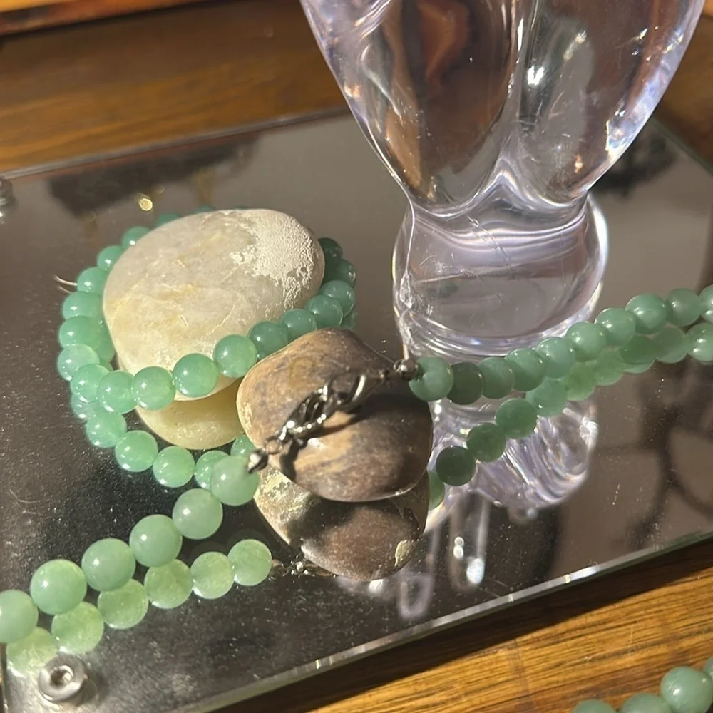 Vintage Jade Bead Necklace and Bracelet Set Silver Clasps - Picture 9 of 12